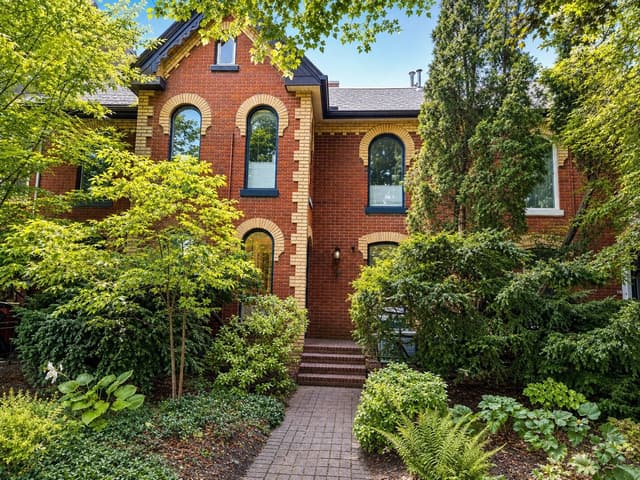 9 Rose Ave. Toronto On M4x 1n6
