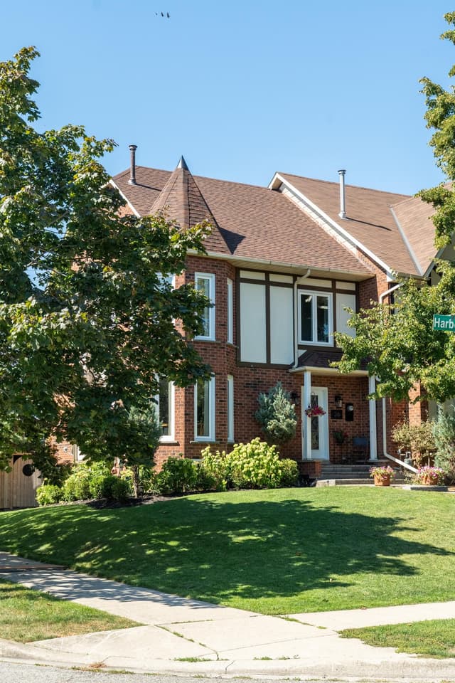 26 Harbour Dr. Hamilton On L8e 4z5