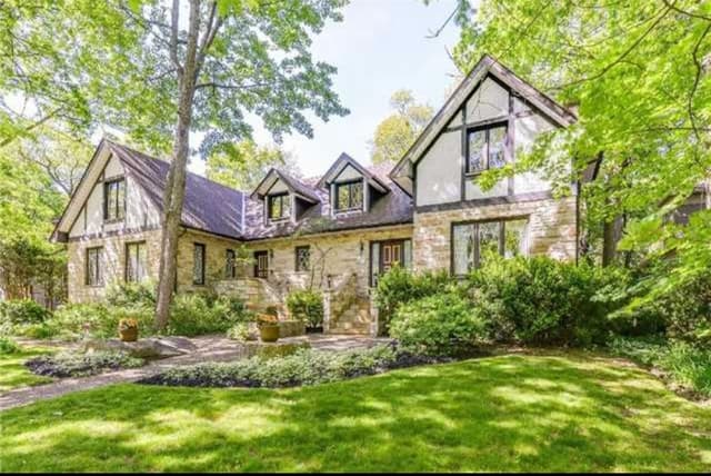 2123 Gordon Dr. Mississauga On L5b 1s6
