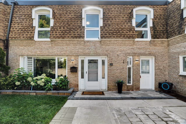 1310 Gulleden Dr. 14 Mississauga On L4x 1y9