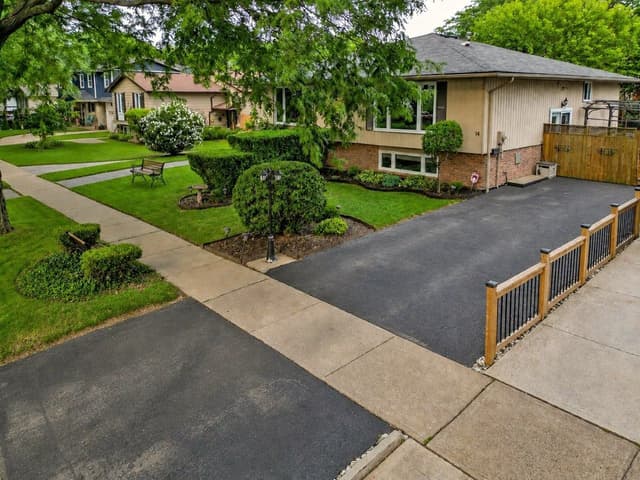 14 Woodeden Rd. Grimsby On L3m 4n4