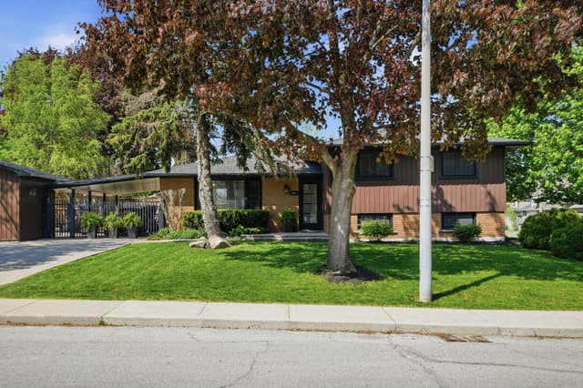 66 Purnell Dr. Hamilton On L9c 4y3