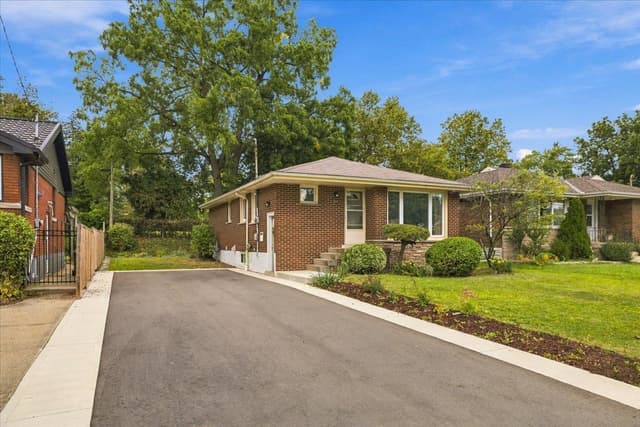 212 West 33rd St. Hamilton On L9c 5j5