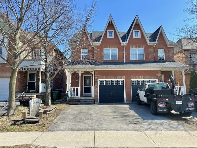 1104 Carding Mill Pl. Mississauga On L5w 1c4