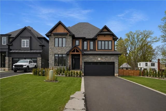 7 Bartlett Ave. Grimsby On L3m 5n7