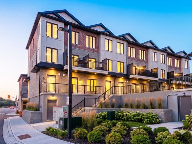 734 Front Royal St. 14 Mississauga On L4y 0c8