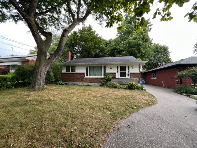 9 Collingwood St. Lower Guelph On N1e 3r2