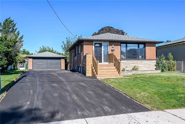 135 Nugent Dr. Hamilton On L8h 2n3