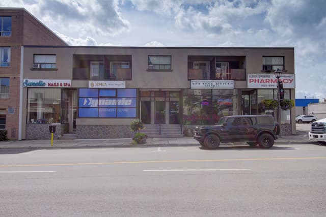 492 Kerr St. 9 Oakville On L6k 3c5