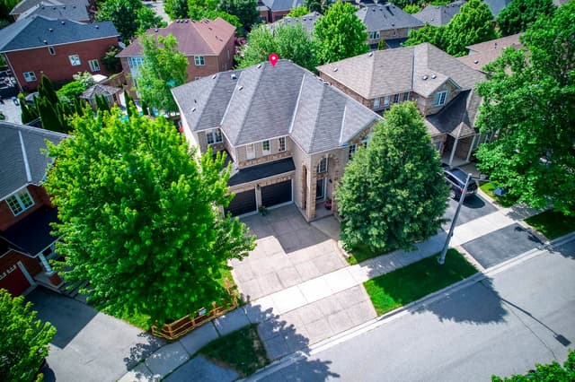 2249 Glazebrook Circle Oakville On L6m 5b5