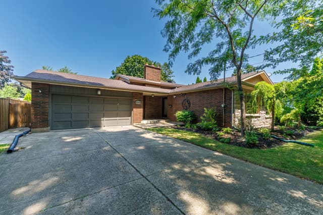 15 Black Friars Rd. St Catharines On L2n 2m8