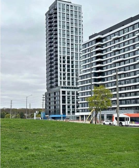 2495 Eglinton Ave W Ave. 2209 Mississauga On L5m 2v8