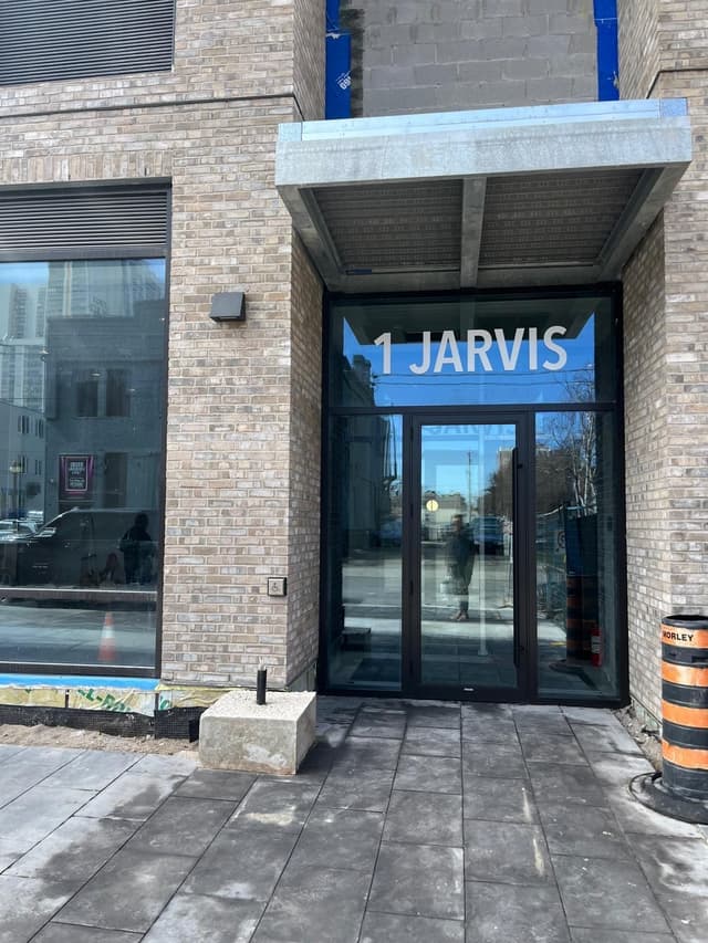 1 Jarvis St. 1108 Hamilton On L8r 3j2