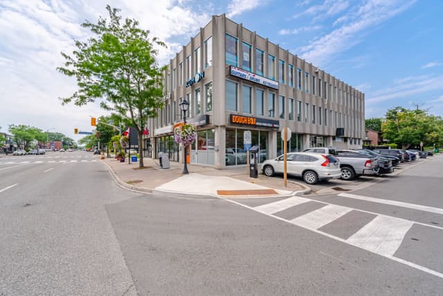 230 Lakeshore Rd. E Corner Mississauga On L5g 1g7