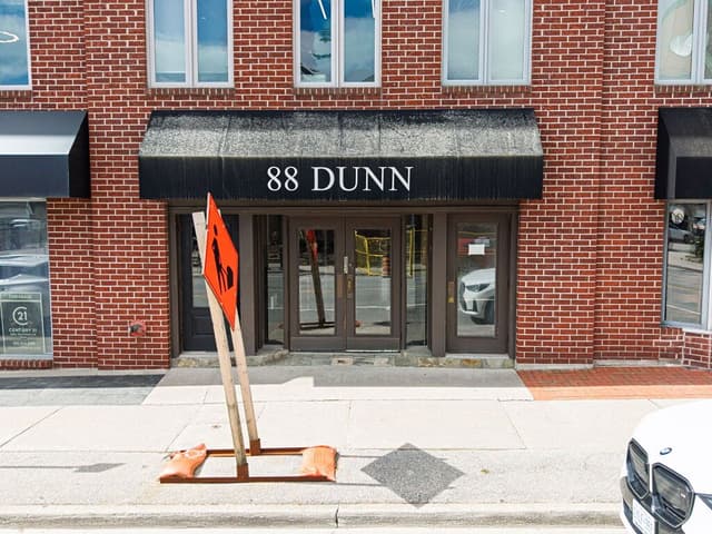 88 Dunn St. 102 Oakville On L6j 3c7
