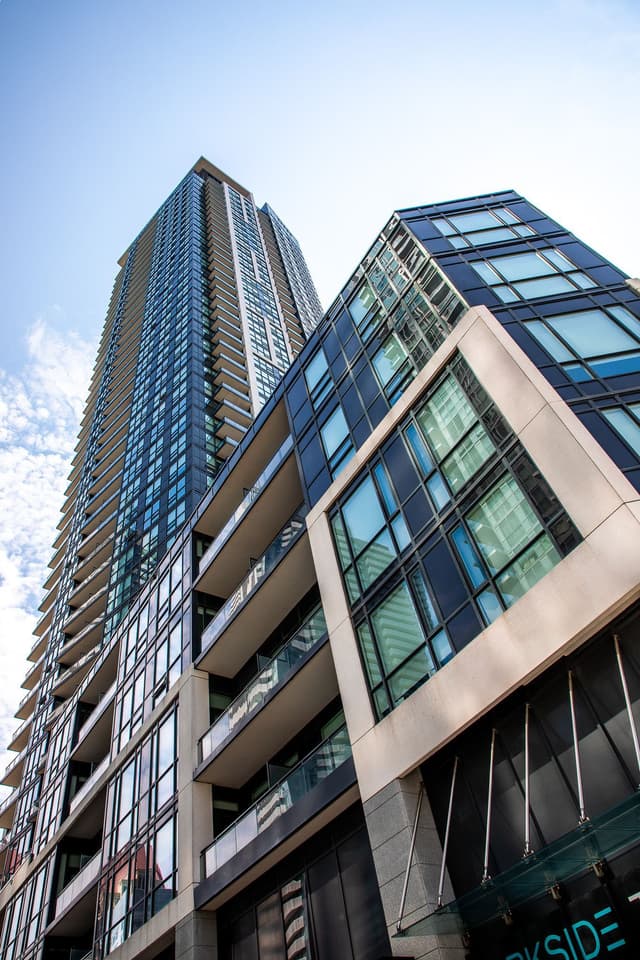 510 Curran Pl. 3506 Mississauga On L5b 0j8