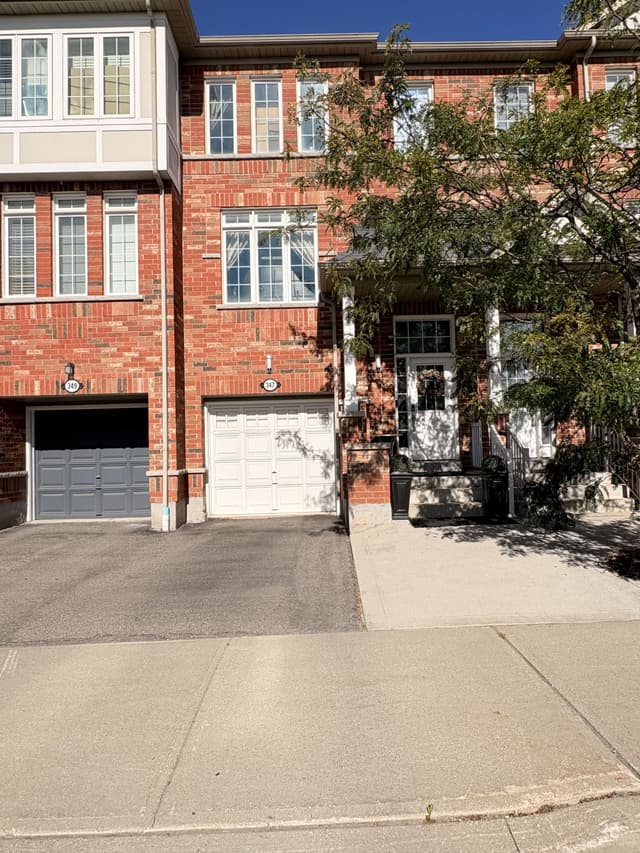 347 Aspendale Cres. Mississauga On L5w 0e7