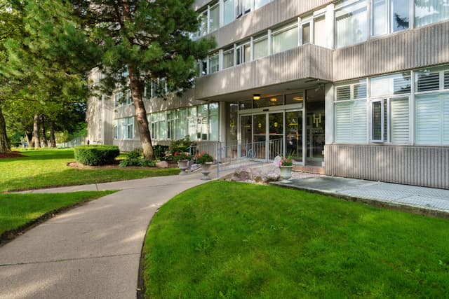 30 Harrisford St. 204 Hamilton On L8k 6m9