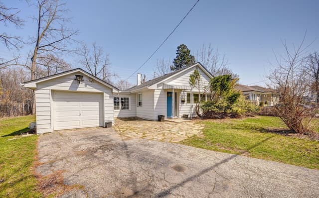 1235 Old River Rd. Mississauga On L5g 3g2