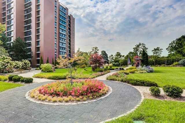 1400 Dixie Rd. 405 Mississauga On L5e 3e1