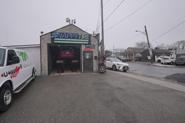 811 Lakeshore Rd. E Mississauga On L5e 1c8