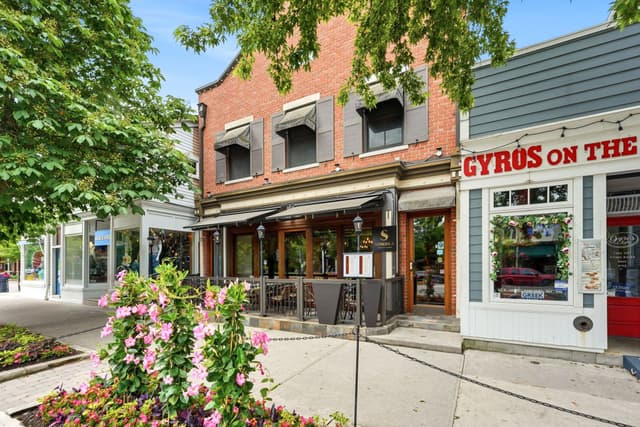 10 Queen St. 2 Niagara-on-the-lake On L0s 1j0