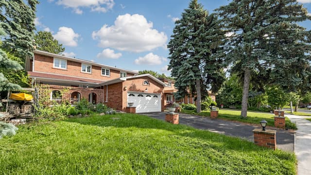 1423 Malibou Terr. Mississauga On L5j 4b9