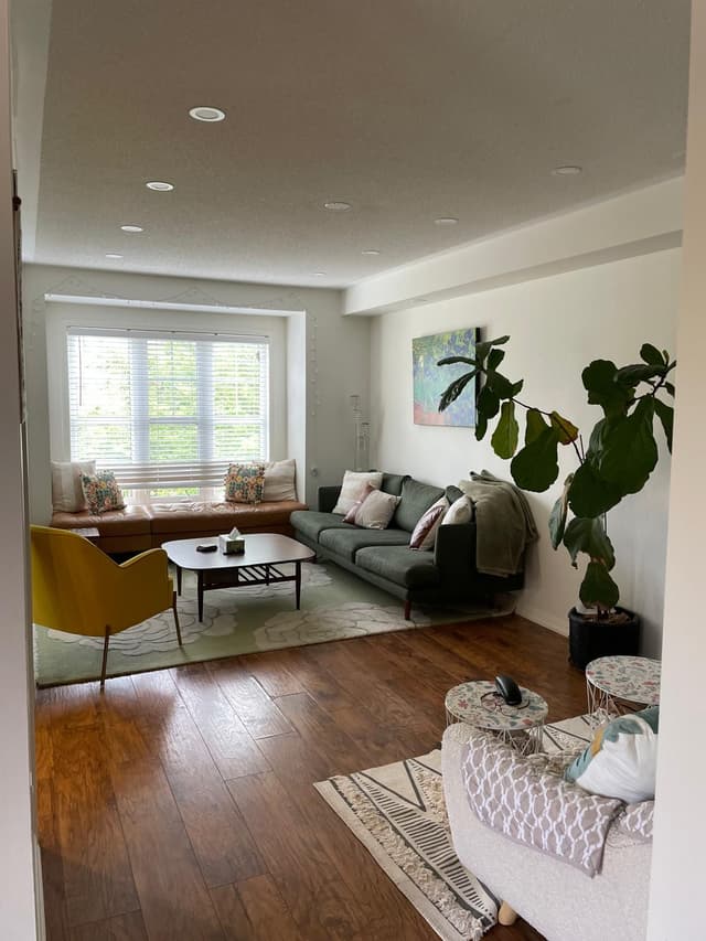 948 Brassard Circle Milton On L9t 8e2