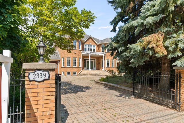 2339 Glengarry Rd. Mississauga On L5c 1y1