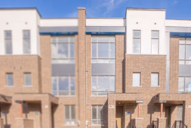 3099 Meadowridge Dr. Oakville On L6h 7z5