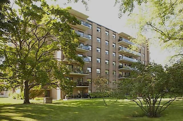 135 Allan St. 109 Oakville On L6j 3n4