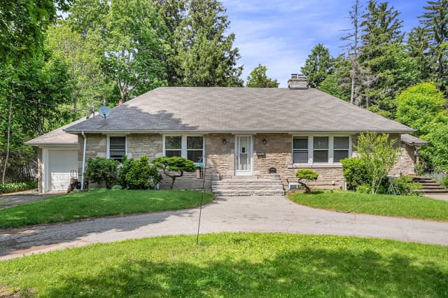 11 Ben Machree Dr. Mississauga On L5h 2s2