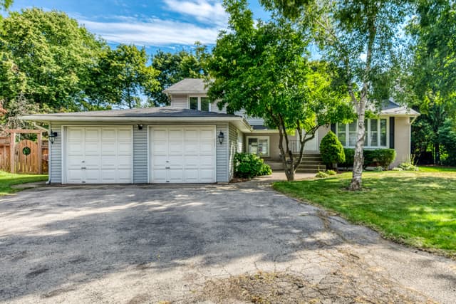 2096 Salvator Blvd. Oakville On L6l 1n1