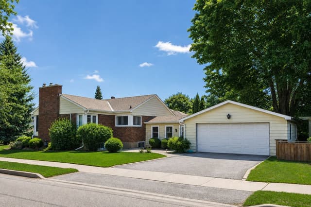 248 Kingsleigh Ct. Milton On L9t 1x7