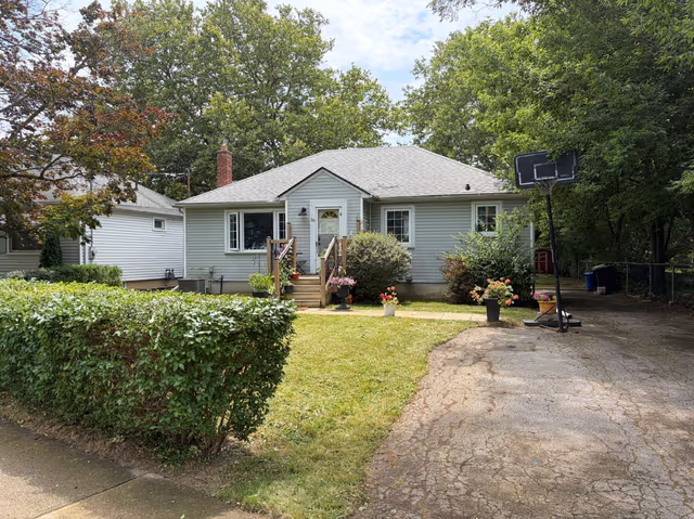 26 Beamer Ave. St Catharines On L2m 2l3