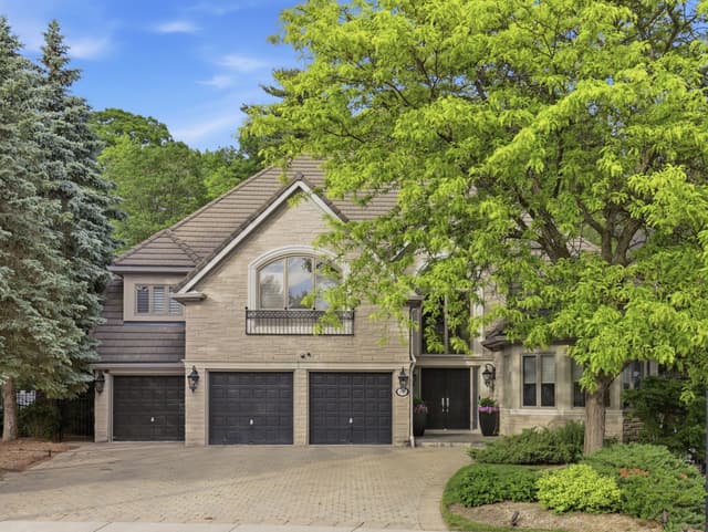 1843 O'neil Ct. Mississauga On L5l 5x6