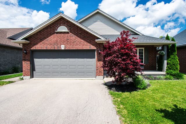 15 Arlene St. St Catharines On L2s 4c9