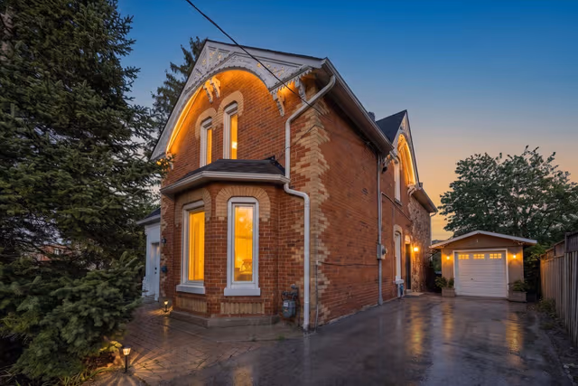 16 Scarboro St. Mississauga On L4t 1e4