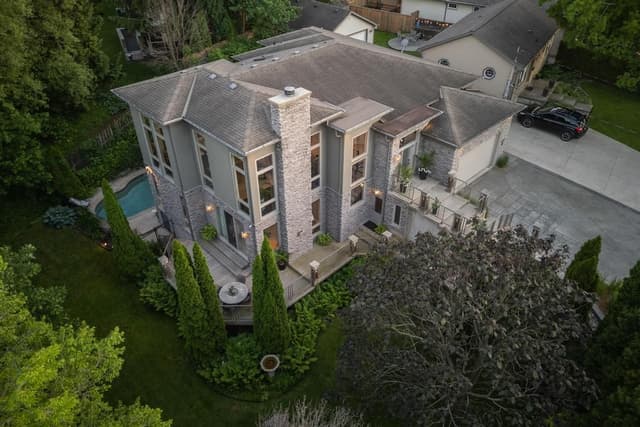 164A Lakeshore Rd. St Catharines On L2n 2v1