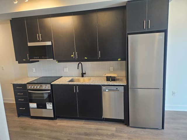2333 Khalsa Gate 221 Oakville On L6m 4j2
