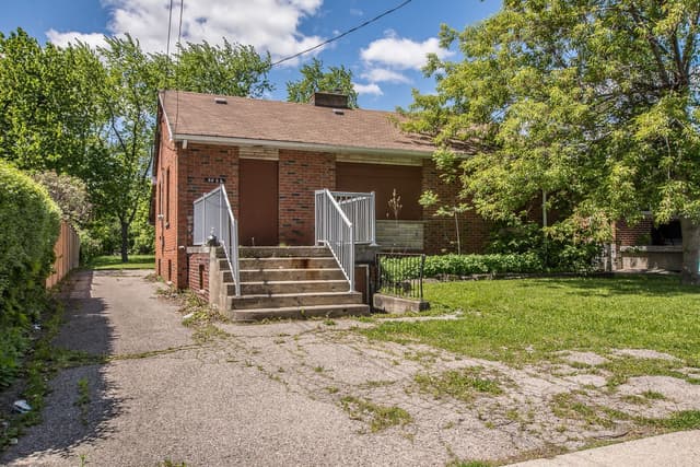 3056 Parkerhill Rd. Mississauga On L5b 1v5