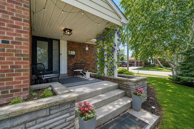 248 Kingsleigh Ct. Milton On L9t 1x7