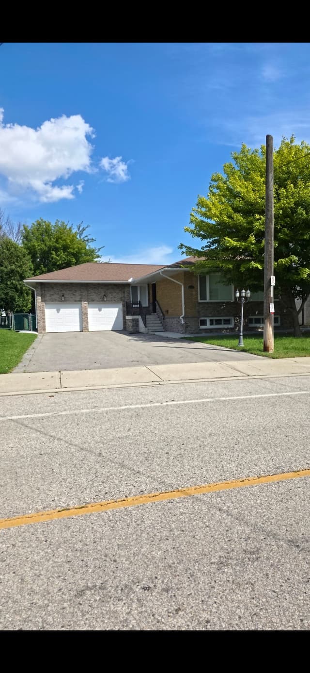 2543 Rugby Rd. Mississauga On L5b 1t1