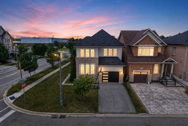 2561 Grand Oak Trail Oakville On L6m 0r4