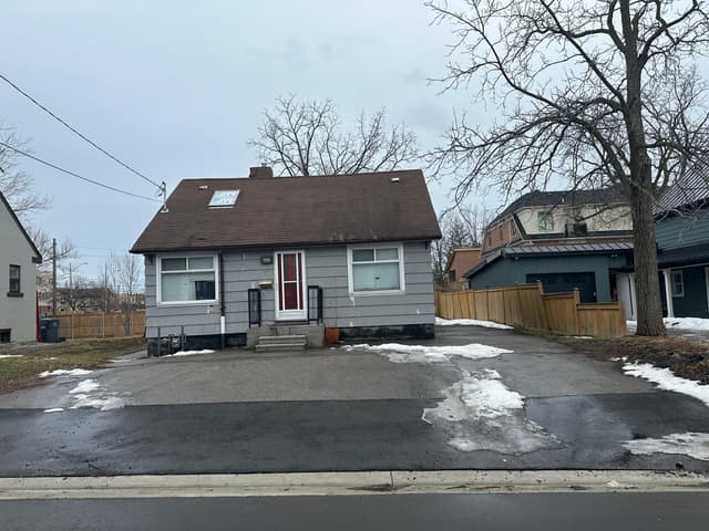 23 Pearl St. Mississauga On L5m 1x1