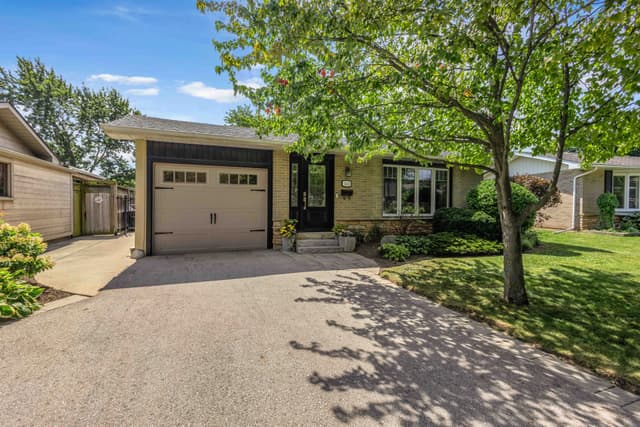 1432 Dewbourne Cres. Burlington On L7m 1e7