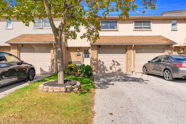 1532 Lancaster Dr. 38 Oakville On L6h 2z3