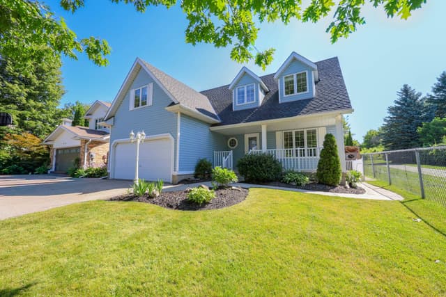 44 Tanager Dr. Upper Guelph On N1c 1b6