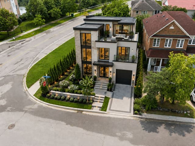 3140 High Springs Cres. Mississauga On L5b 4g4