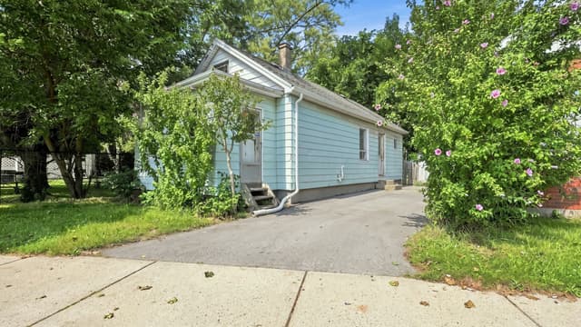 53 Carlton St. St Catharines On L2r 1p7